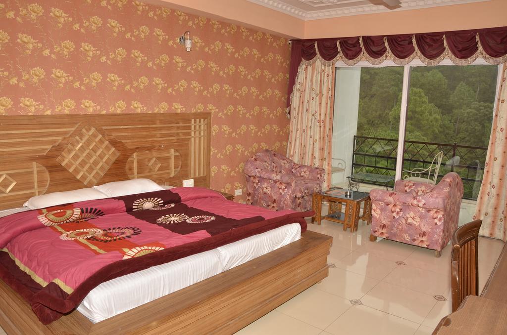 Hotel Shivalik Касаули Стая снимка