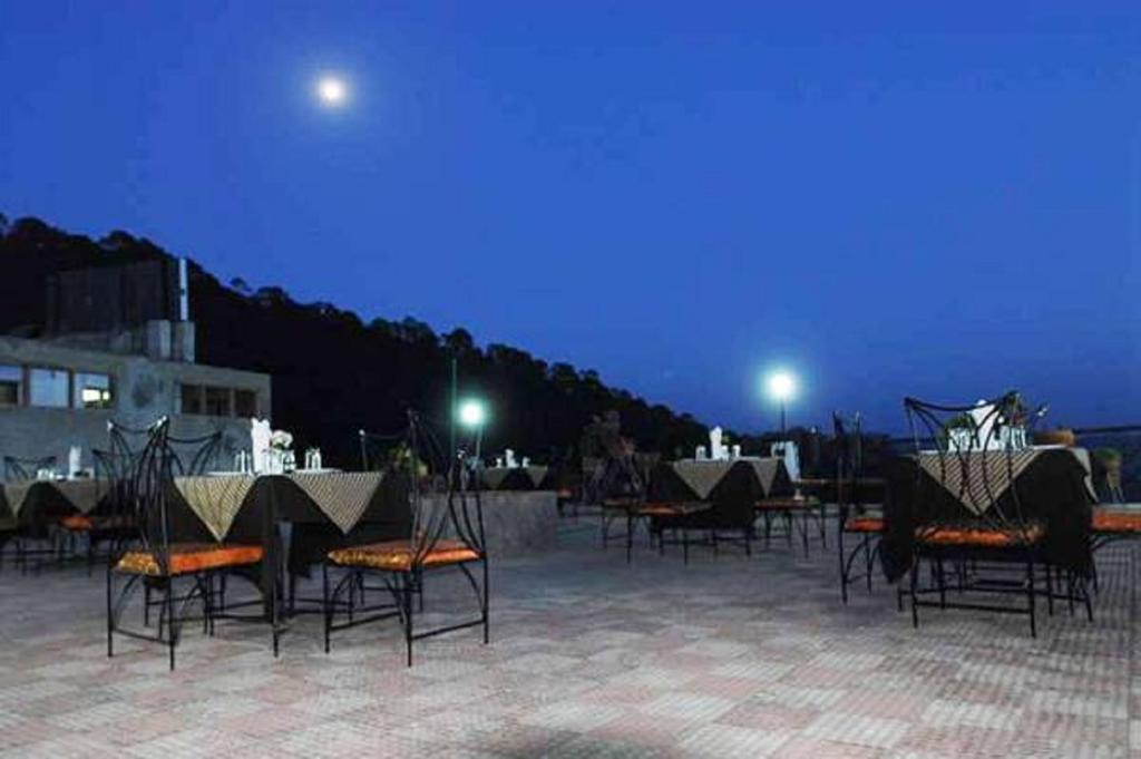 Hotel Shivalik Касаули Екстериор снимка